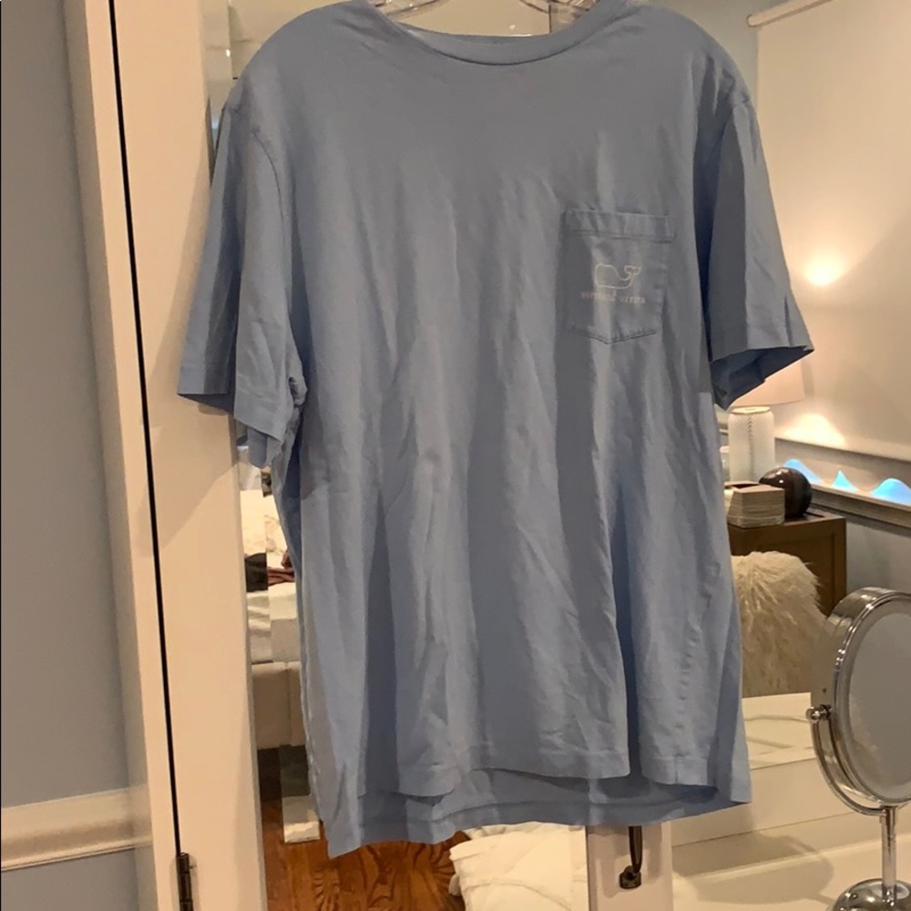 blue vineyard vines t-shirt